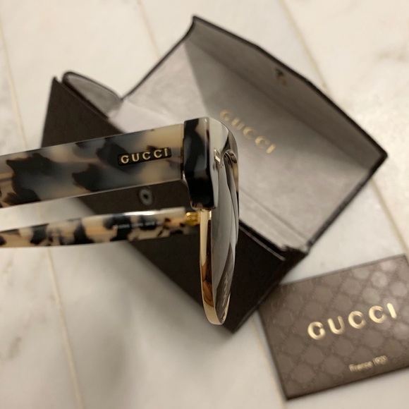 Gucci Turquoise framed sunglasses from Milan - Picture 2 of 7